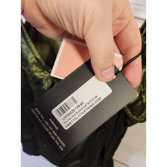 PrettyLittleThing Womens Green Spaghetti Velvet Sleeveless Crop Top Size 14 NWT - Picture 4 of 7